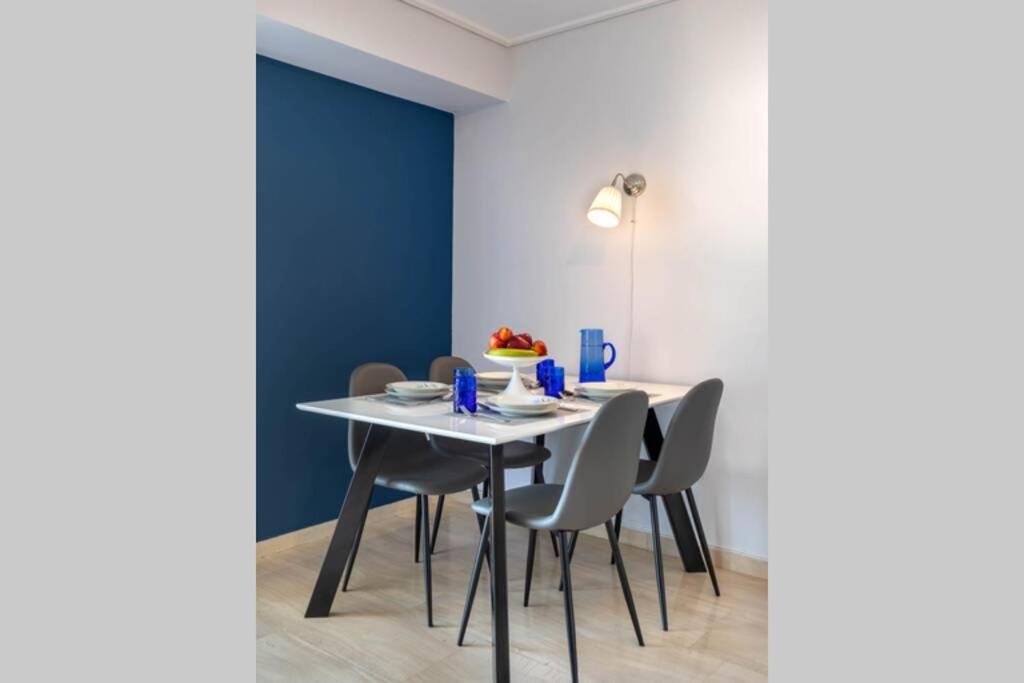 Four Seasons Sea View Apartment Атина Екстериор снимка