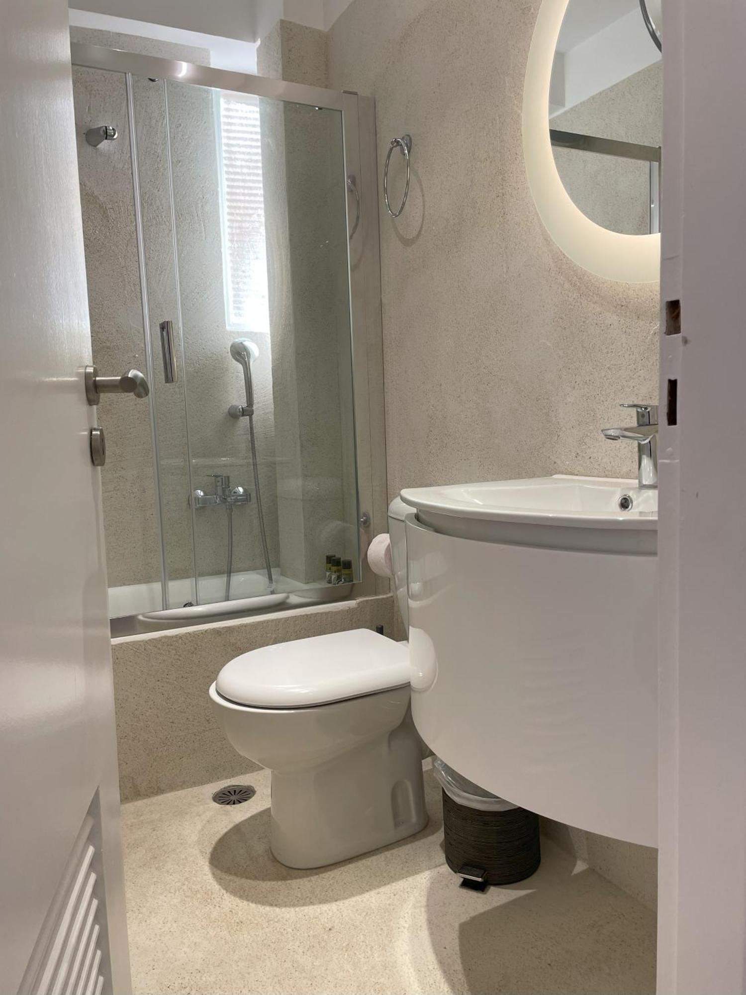 Four Seasons Sea View Apartment Атина Екстериор снимка